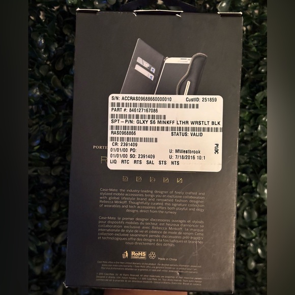 REBECCAMINKOFF
GENUINE LEATHER FOLIO WRISTLET
FOR | POUR Samsung GALAXY S6 - Picture 2 of 7